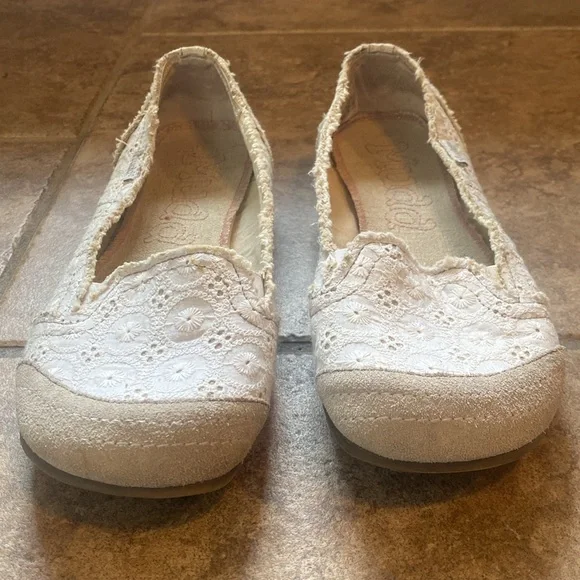 MUDD Bundle. Women's Cream and Gray Flats - Picture 2 of 16